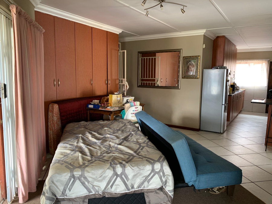 To Let 3 Bedroom Property for Rent in Melodie North West